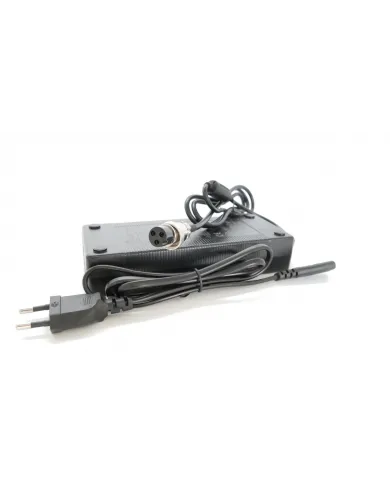 Cargador para patinete eléctrico 1,5A 84V | 7way