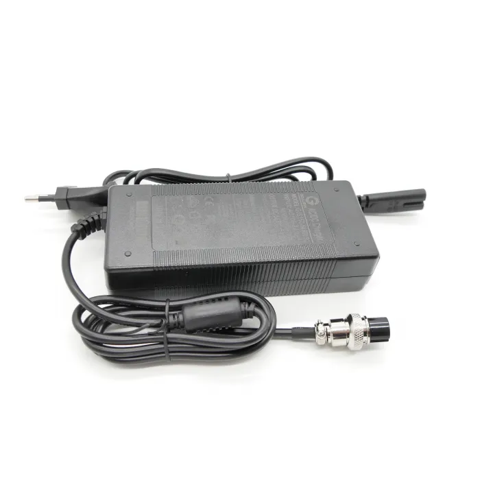 Cargador para patinete eléctrico 1.5A 54,6V | 7way