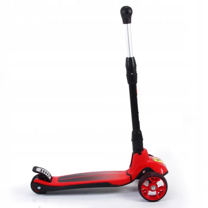 Patinete de tres ruedas Ferrari FXK58 Rojo