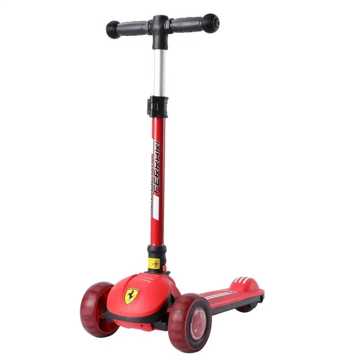 Ferrari patinete de tres ruedas FXK108 Rojo