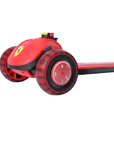 Ferrari patinete de tres ruedas FXK108 Rojo